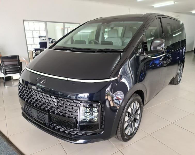 Hyundai  Staria 2.2D Luxury 9 Seater
